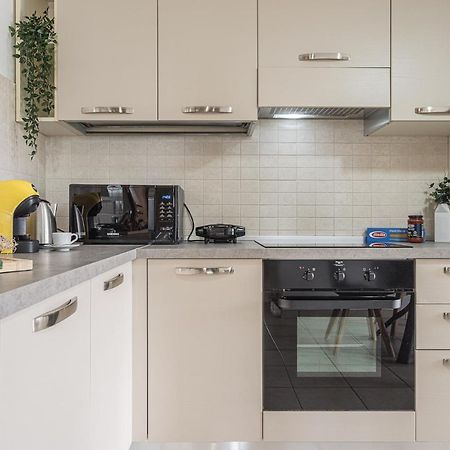 Hygge Family Apartment - One Step Away From The Lake!!! Сірміоне Екстер'єр фото