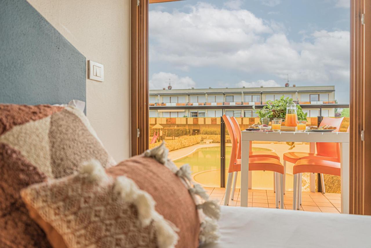 Hygge Family Apartment - One Step Away From The Lake!!! Сірміоне Екстер'єр фото
