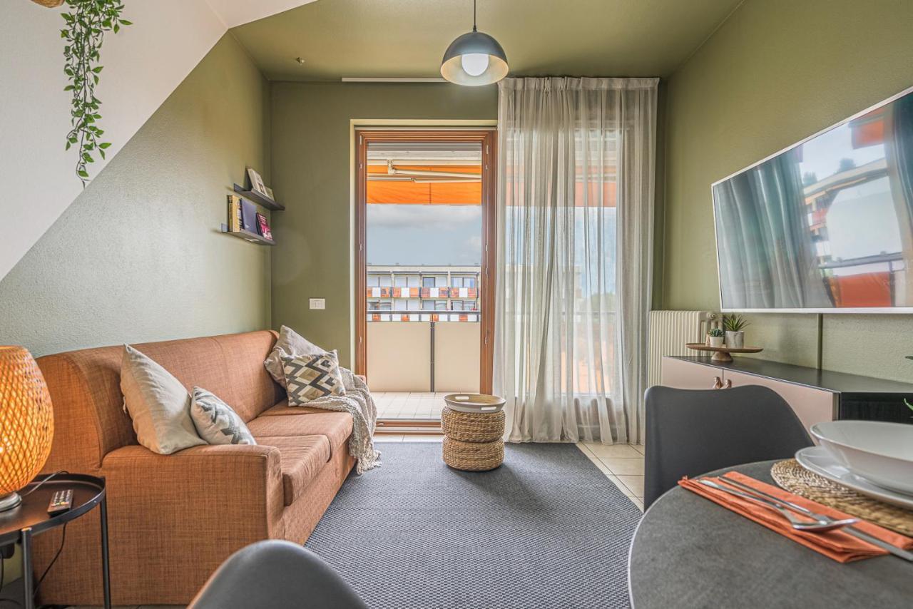 Hygge Family Apartment - One Step Away From The Lake!!! Сірміоне Екстер'єр фото