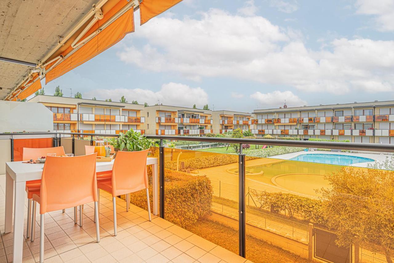 Hygge Family Apartment - One Step Away From The Lake!!! Сірміоне Екстер'єр фото