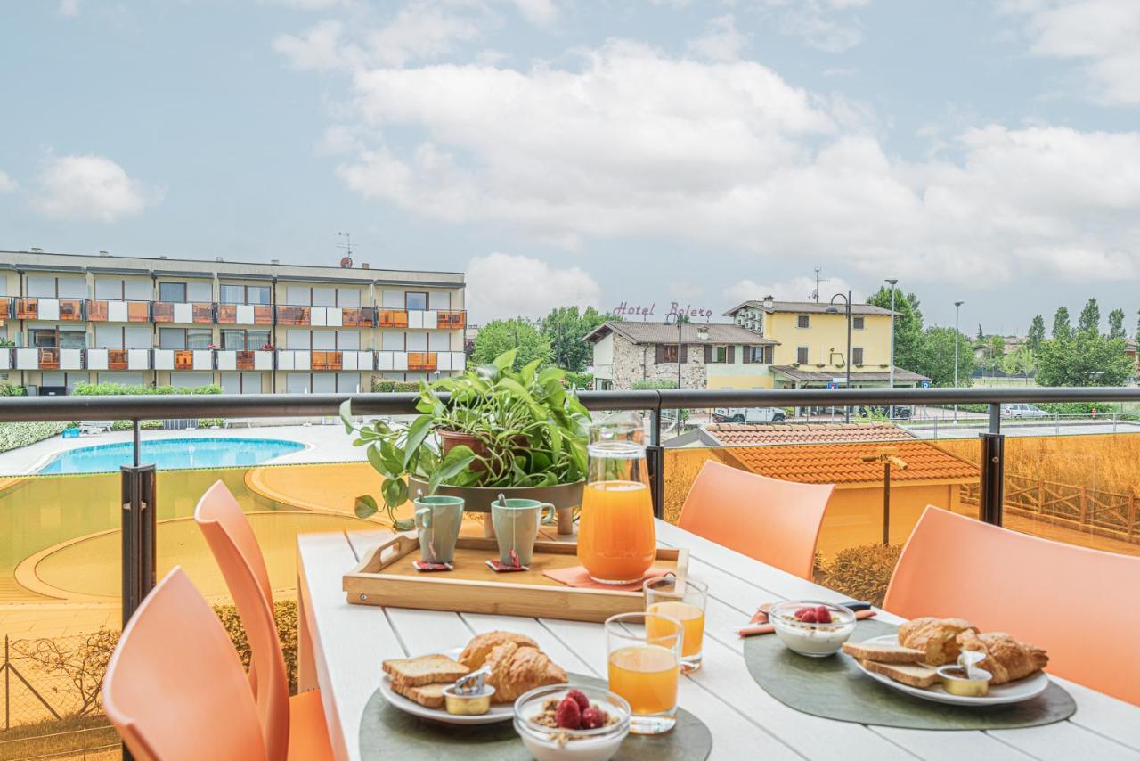 Hygge Family Apartment - One Step Away From The Lake!!! Сірміоне Екстер'єр фото