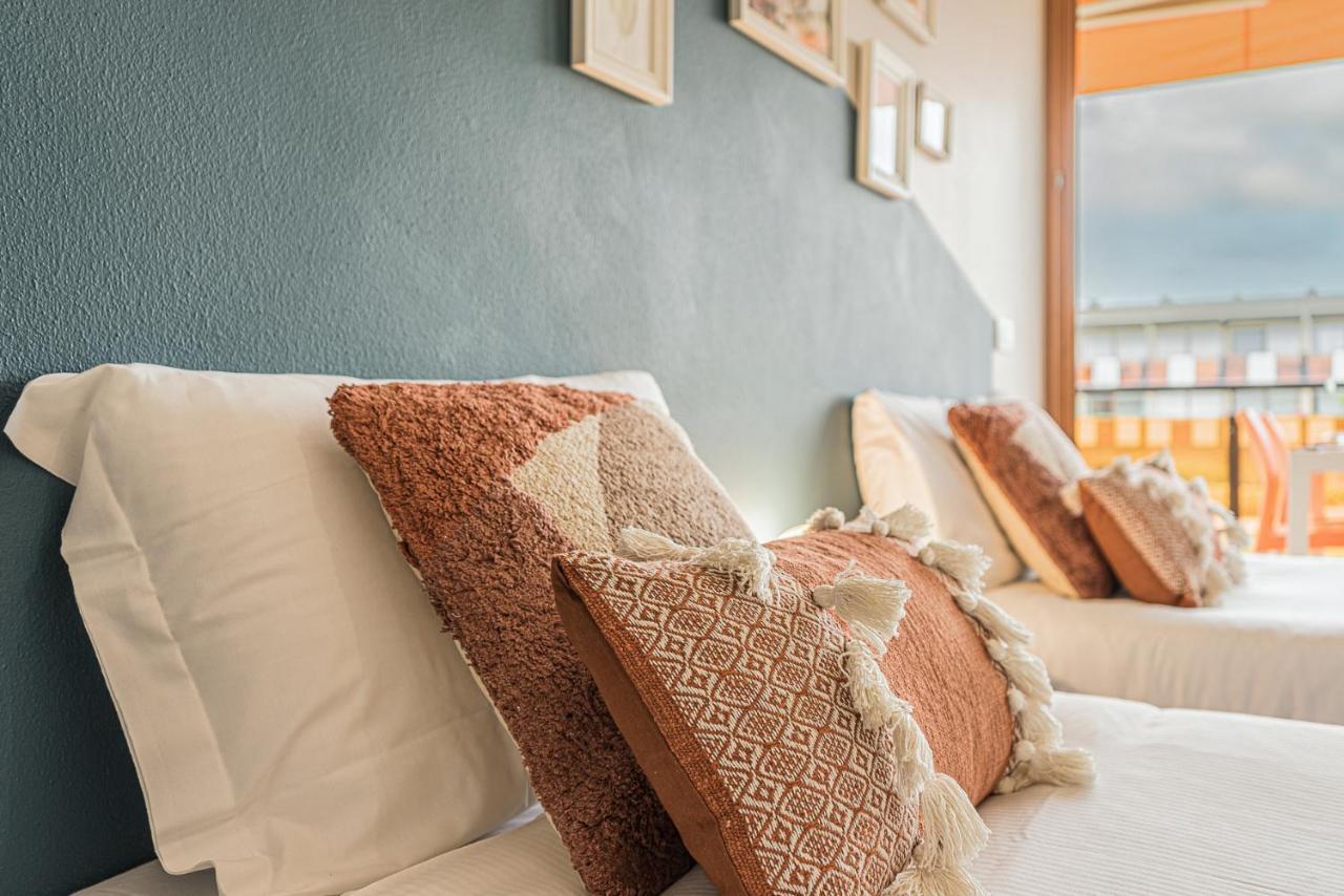 Hygge Family Apartment - One Step Away From The Lake!!! Сірміоне Екстер'єр фото