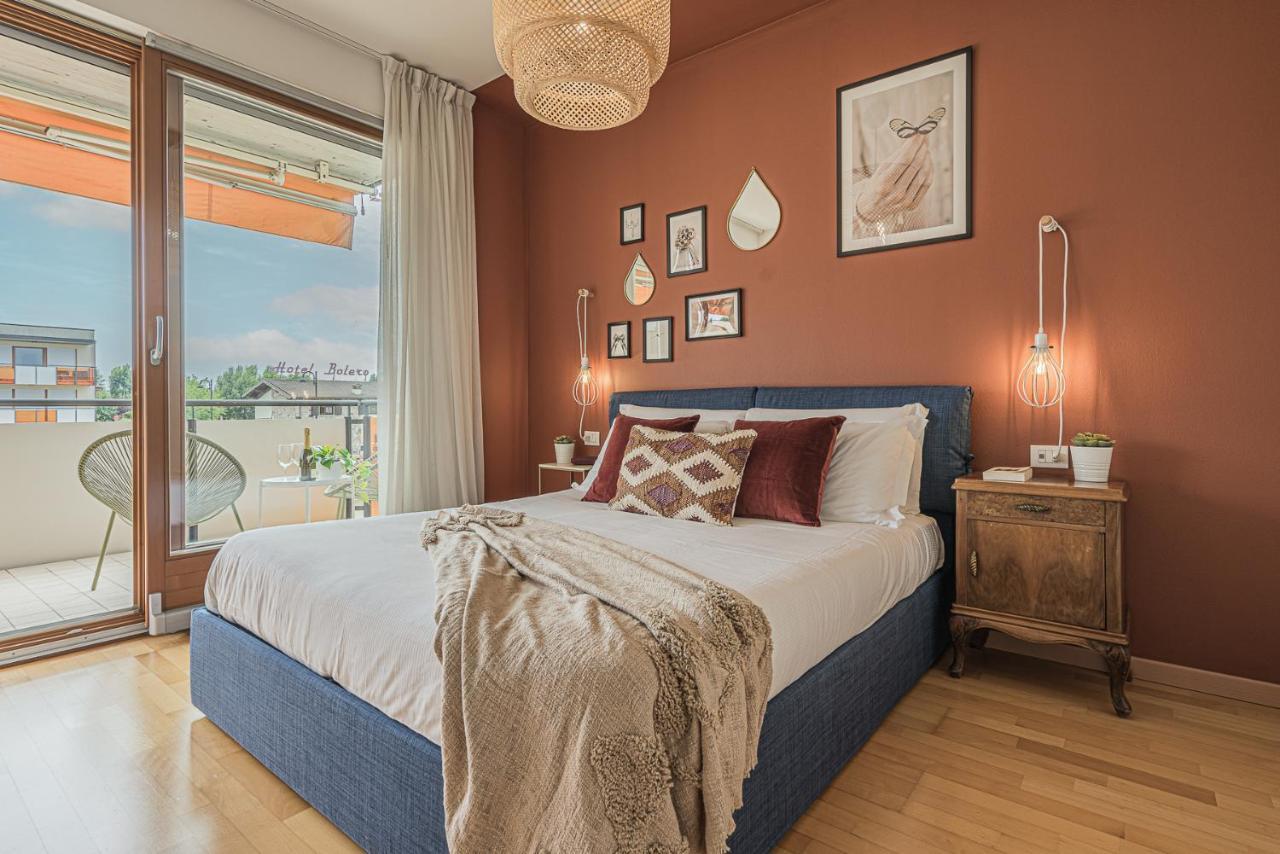 Hygge Family Apartment - One Step Away From The Lake!!! Сірміоне Екстер'єр фото