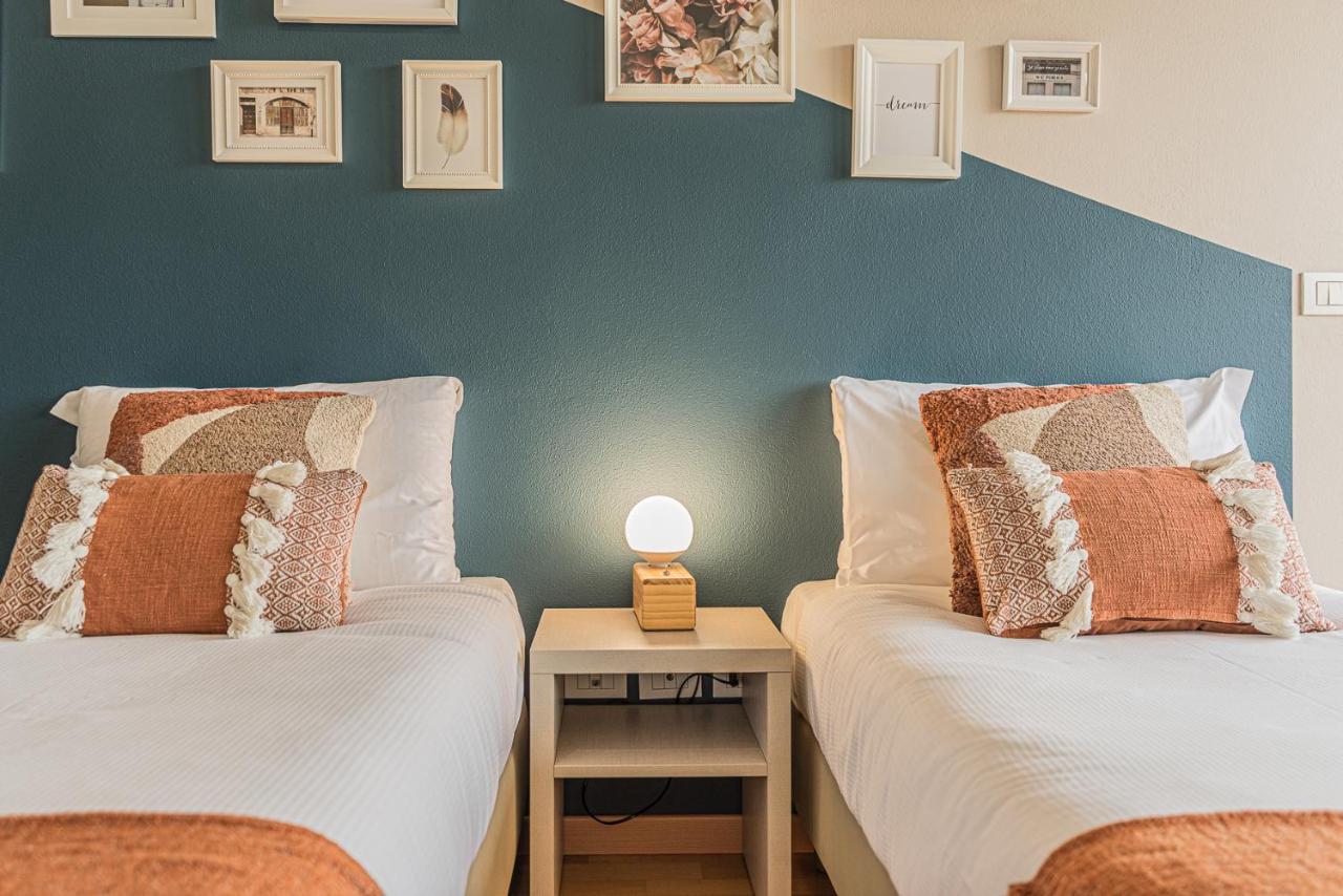 Hygge Family Apartment - One Step Away From The Lake!!! Сірміоне Екстер'єр фото