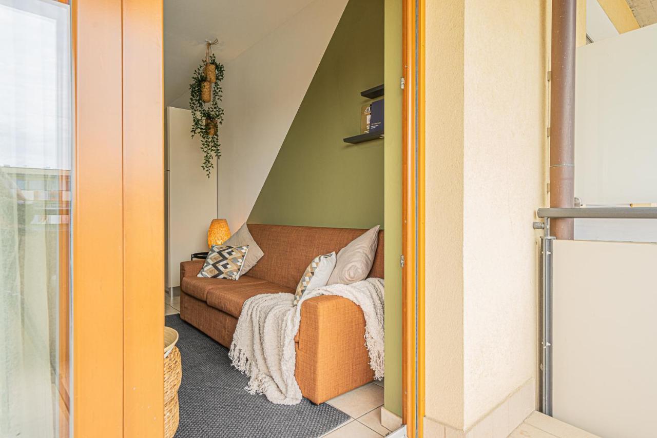 Hygge Family Apartment - One Step Away From The Lake!!! Сірміоне Екстер'єр фото