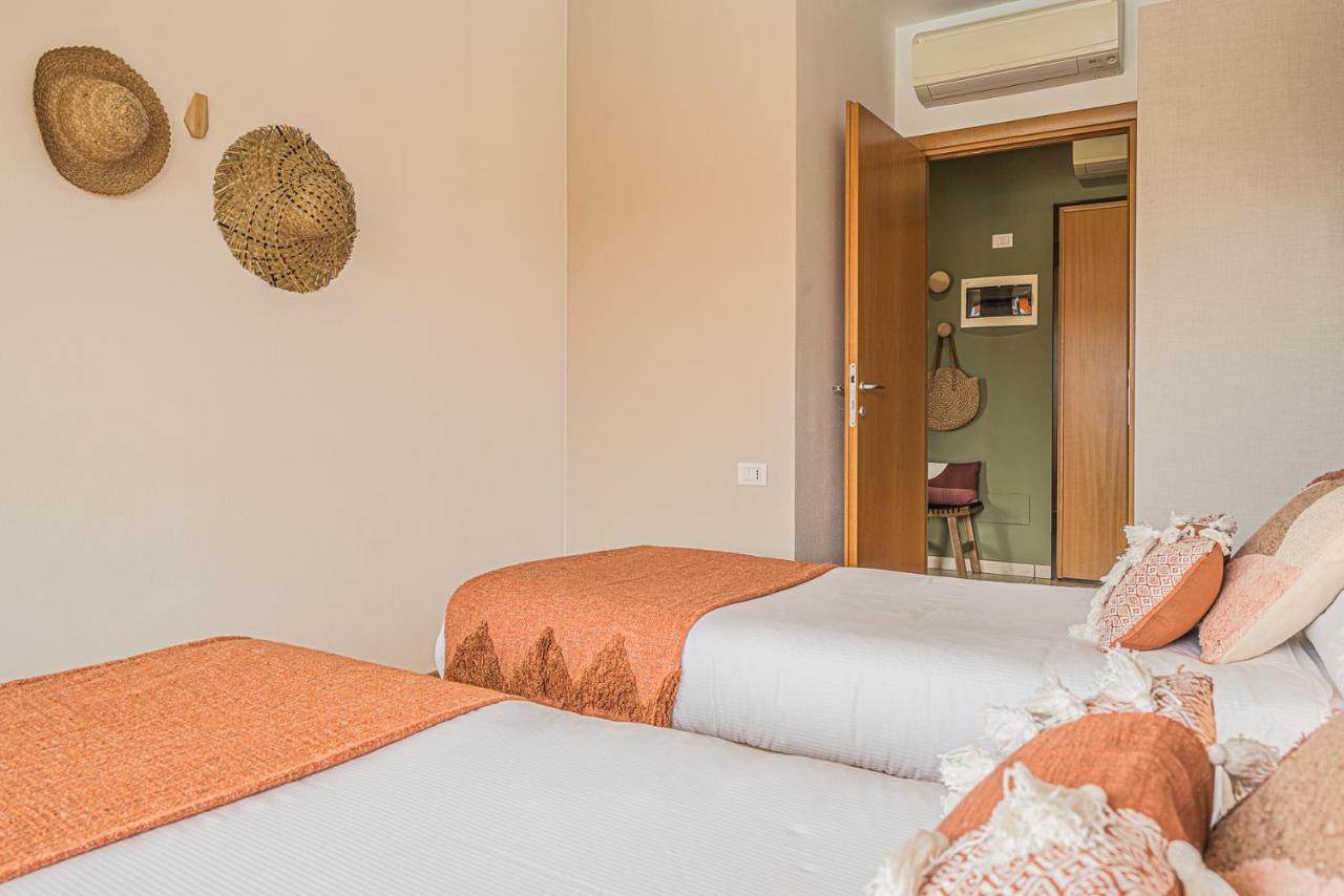 Hygge Family Apartment - One Step Away From The Lake!!! Сірміоне Екстер'єр фото