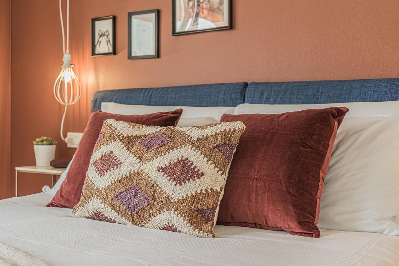 Hygge Family Apartment - One Step Away From The Lake!!! Сірміоне Екстер'єр фото